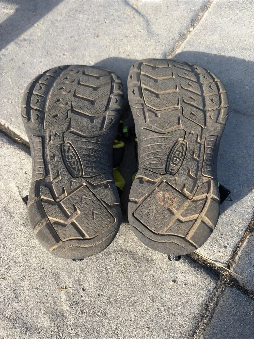 Keen Kids Closed-Toe Sport Sandals in Black & Lime